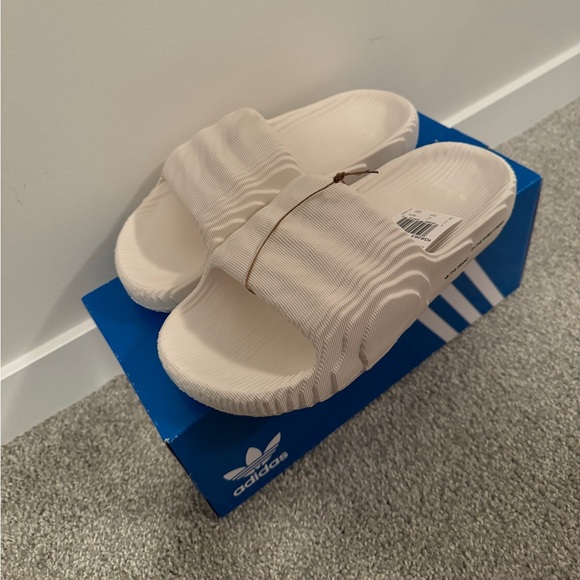 Adidas Adilette 22 Slides Off White - Size 8 - Picture 3 of 4